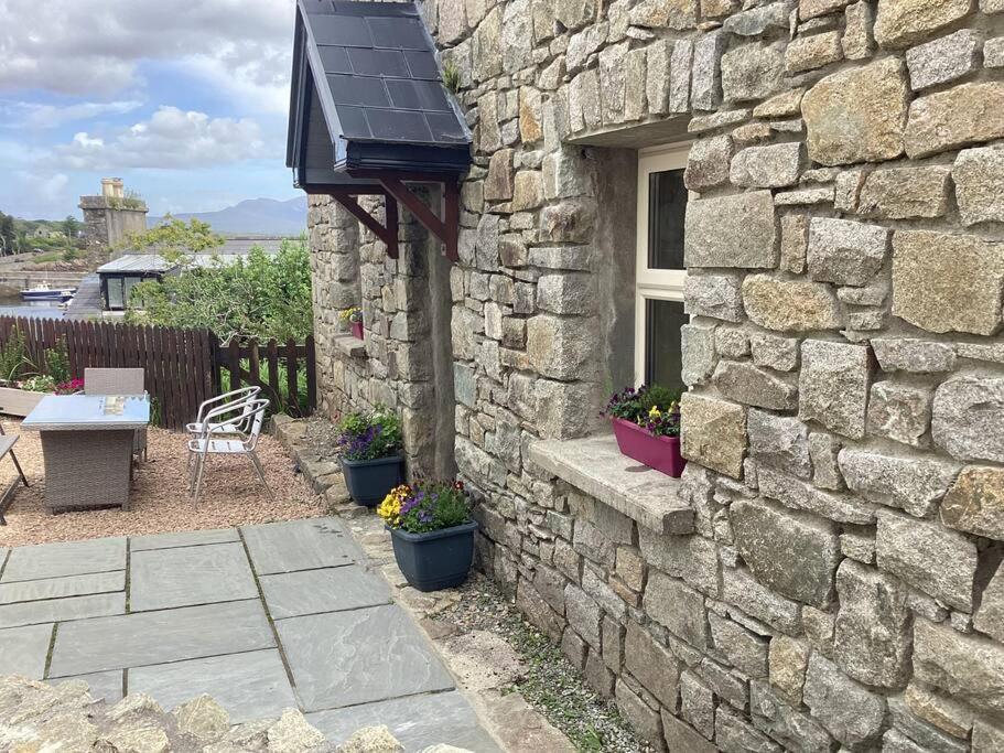Retreats Abbys * Roundstone